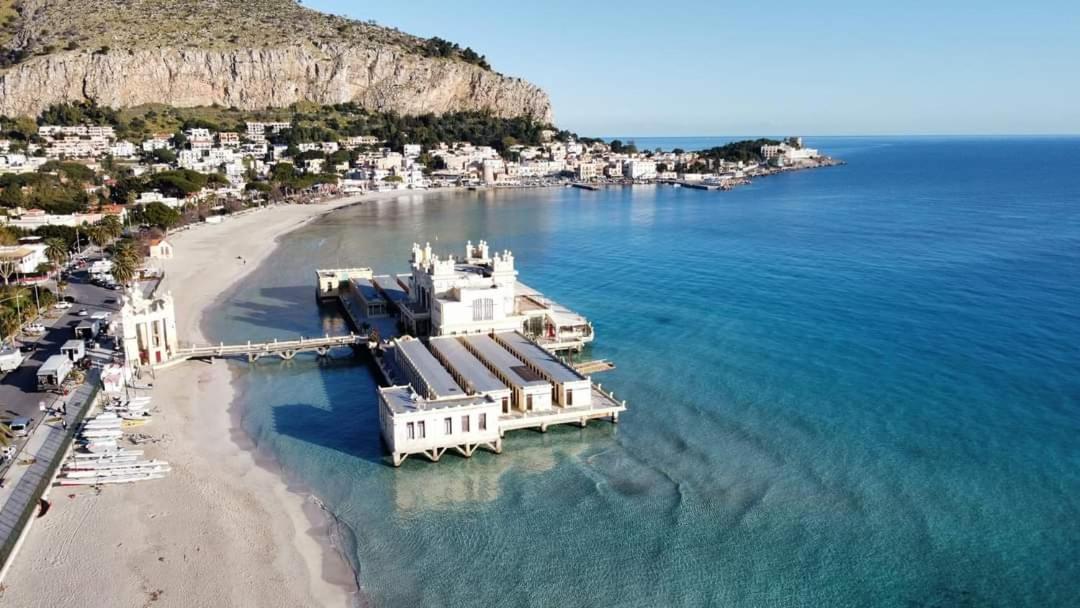 Mansarda Beach Mondello Palerme Extérieur photo
